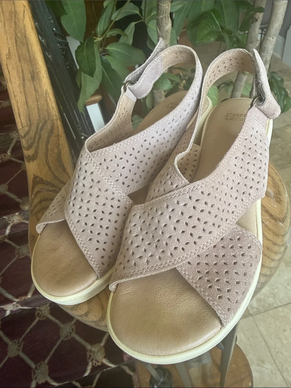 JOHNSON & MURPHY ladies slip on sandal excellent condition size 8